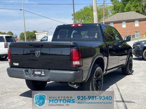 Diamond Black Crystal Pearlcoat 2024 RAM 1500 Classic Warlock Crew Cab 4x2 5'7' Box
