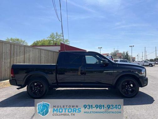 Diamond Black Crystal Pearlcoat 2024 RAM 1500 Classic Warlock Crew Cab 4x2 5'7' Box