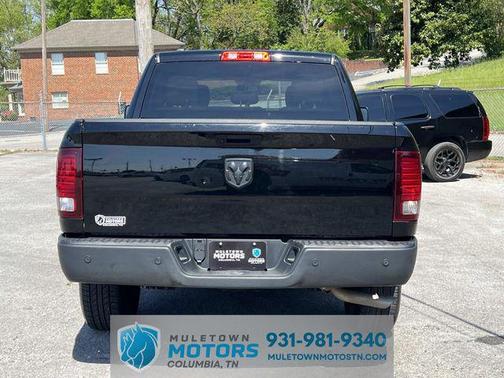 Diamond Black Crystal Pearlcoat 2024 RAM 1500 Classic Warlock Crew Cab 4x2 5'7' Box