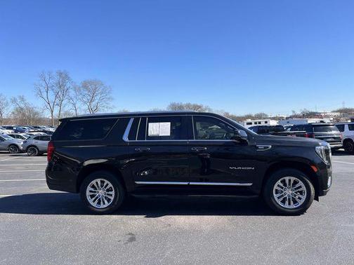 2023 GMC Yukon XL SLT