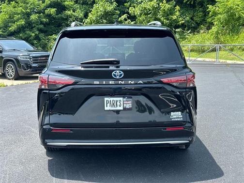 2021 Toyota Sienna Limited 7-Passenger