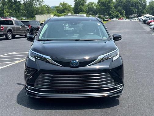 2021 Toyota Sienna Limited 7-Passenger