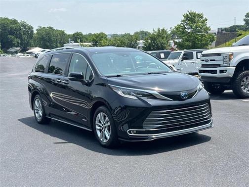 2021 Toyota Sienna Limited 7-Passenger