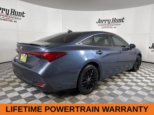 2022 Toyota Avalon Hybrid Limited