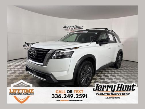 2025 Nissan Pathfinder SL