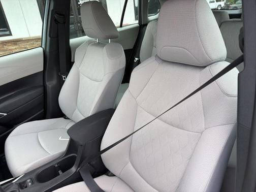CELESTITE 2024 Toyota Corolla Cross L