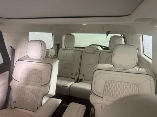 2024 Lincoln Navigator Black Label
