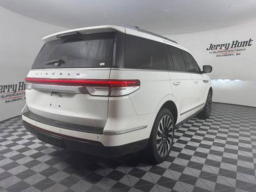 2024 Lincoln Navigator Black Label