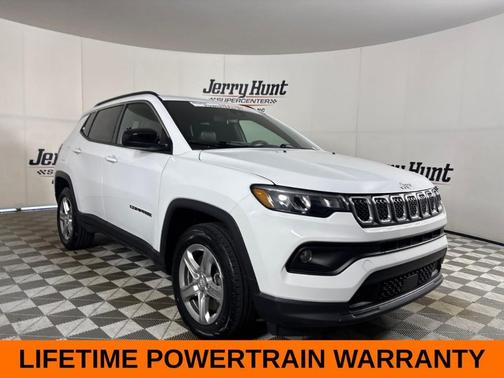Bright White Clearcoat 2024 Jeep Compass Latitude