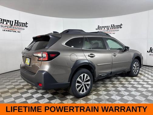 Brilliant Bronze Metallic 2024 Subaru Outback Premium