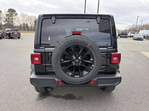 2025 Jeep Wrangler 4xe Sahara
