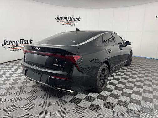 Aurora Black Pearl 2026 Kia K5 GT