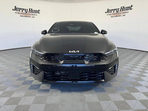 Aurora Black Pearl 2026 Kia K5 GT