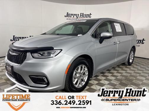 2023 Chrysler Pacifica Touring-L