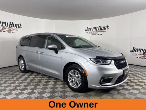 2023 Chrysler Pacifica Touring-L