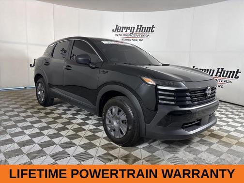 Super Black 2025 Nissan Kicks S