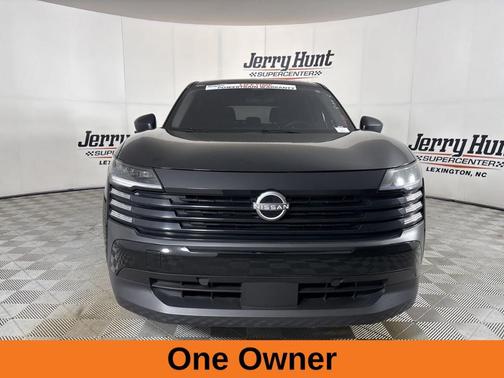 Super Black 2025 Nissan Kicks S