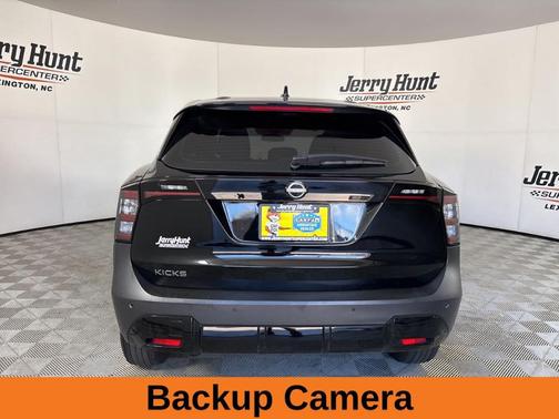 Super Black 2025 Nissan Kicks S
