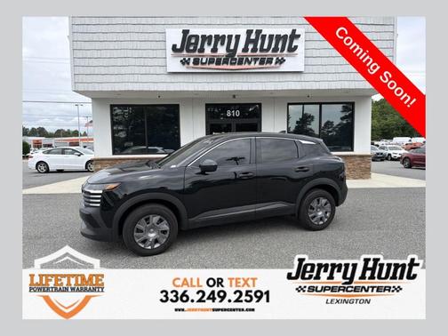 Super Black 2025 Nissan Kicks S