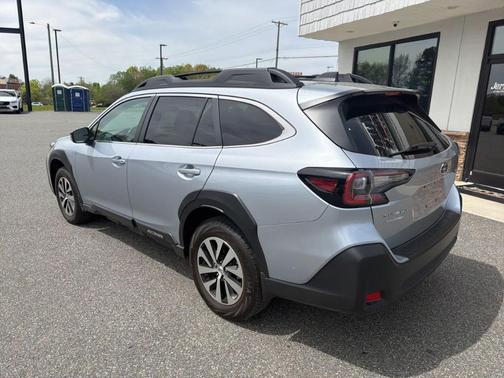 Ice Silver Metallic 2025 Subaru Outback Premium