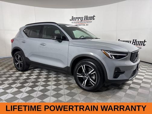 2024 Volvo XC40 B5 Core