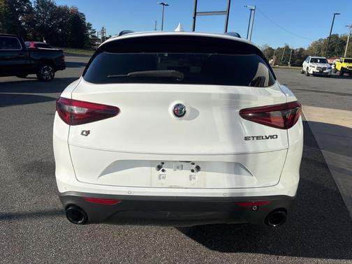 2020 Alfa Romeo Stelvio Base