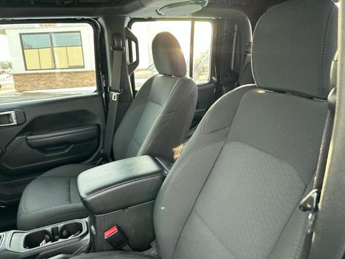 2023 Jeep Gladiator Sport