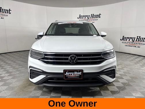 Pure White 2022 Volkswagen Tiguan 2.0T SE