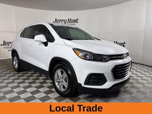 Summit White 2022 Chevrolet Trax LS