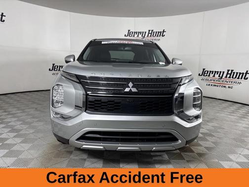 2023 Mitsubishi Outlander SE