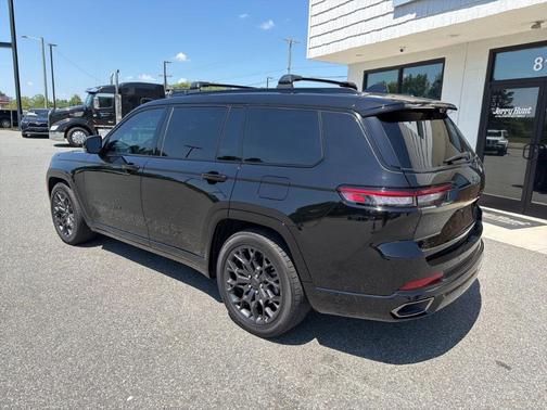 Diamond Black 2023 Jeep Grand Cherokee L Summit
