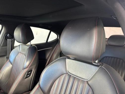 2024 Genesis G70 2.5T