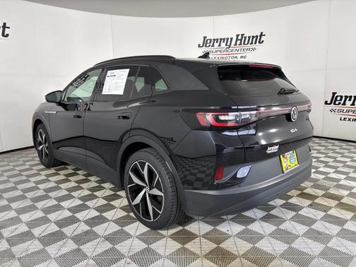 Deep Black Pearl Effect 2023 Volkswagen ID.4 Pro S