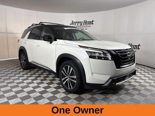 2023 Nissan Pathfinder Platinum