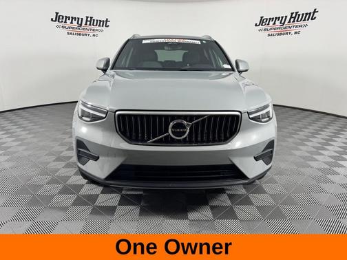 2024 Volvo XC40 B5 Core