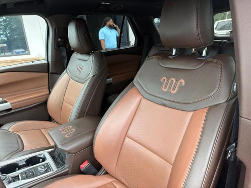 White Metallic 2022 Ford Explorer King Ranch