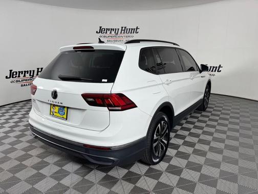 Pure White 2024 Volkswagen Tiguan 2.0T S