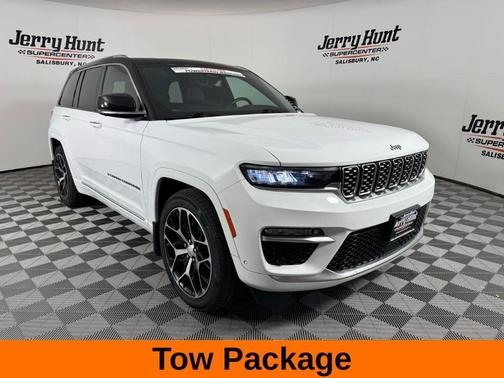 Bright White Clearcoat 2023 Jeep Grand Cherokee Summit