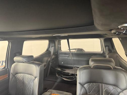 2022 Jeep Grand Wagoneer Series III