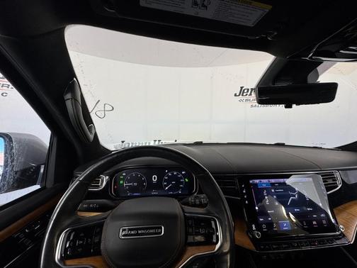 2022 Jeep Grand Wagoneer Series III