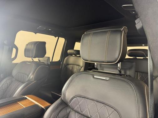 2022 Jeep Grand Wagoneer Series III