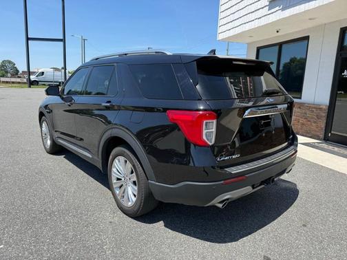 Black Metallic 2023 Ford Explorer Limited