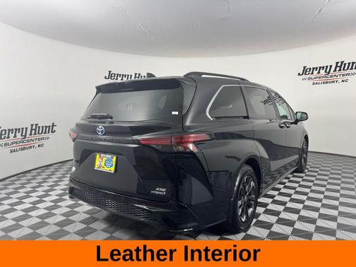 2024 Toyota Sienna XSE 7 Passenger