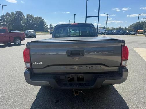 2018 Toyota Tacoma SR