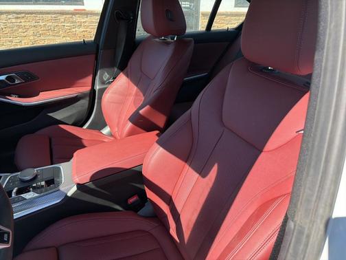 2025 BMW 330 i xDrive