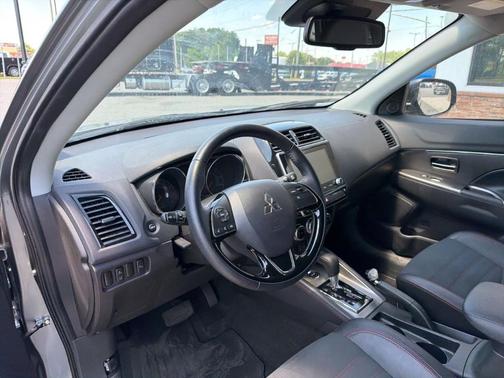 Gray 2025 Mitsubishi Outlander Sport 2.0 SE