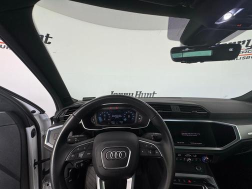 2024 Audi Q3 45 S line Premium