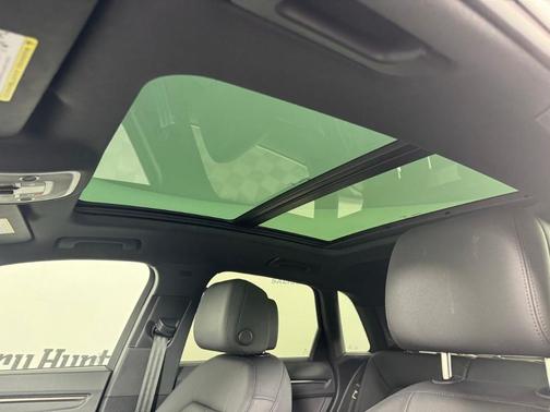 2024 Audi Q3 45 S line Premium