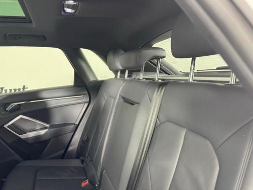 2024 Audi Q3 45 S line Premium