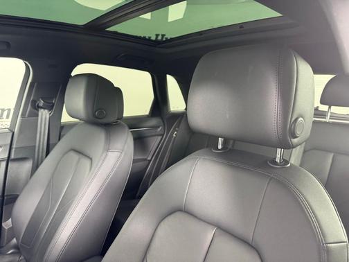 2024 Audi Q3 45 S line Premium